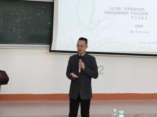 病痛缠身的杜甫,在秦州艰难度日,依靠砍柴采药为生