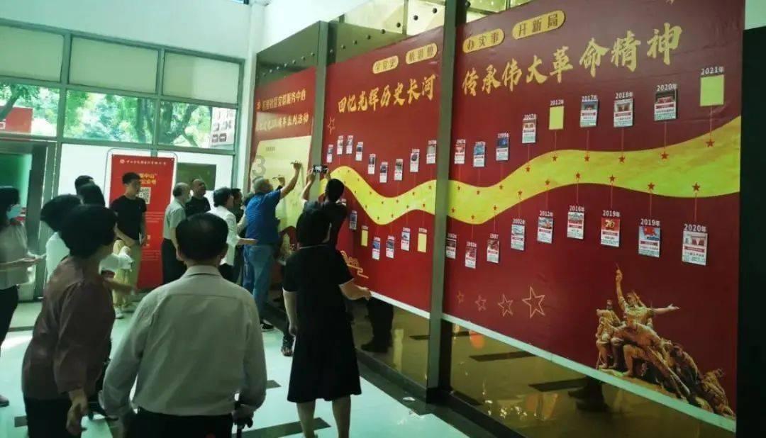 电动车“鬼探头”式闯灯，车主被撞受伤还要担责，看看吧